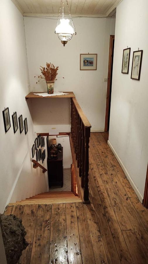 Retro Wooden House Gaiosヴィラ エクステリア 写真