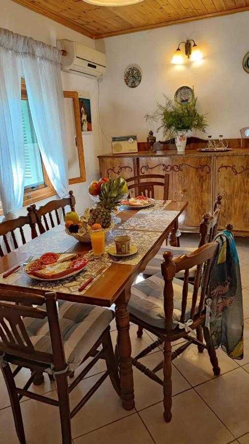 Retro Wooden House Gaiosヴィラ エクステリア 写真