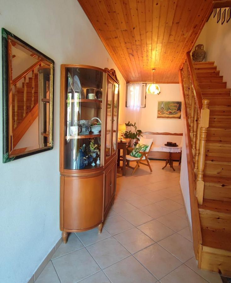 Retro Wooden House Gaiosヴィラ エクステリア 写真